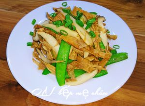 Hình của món Măng khô xào chay.