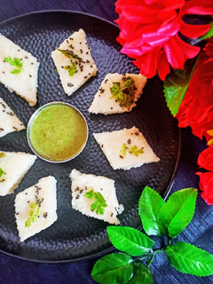 पोहा ढोकला (Poha Dhokla recipe in Hindi) रेसिपी मुख्य फोटो