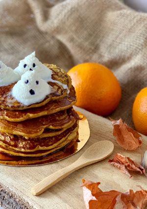 Foto principal de Tortitas fit de calabaza para Halloween🎃🥞