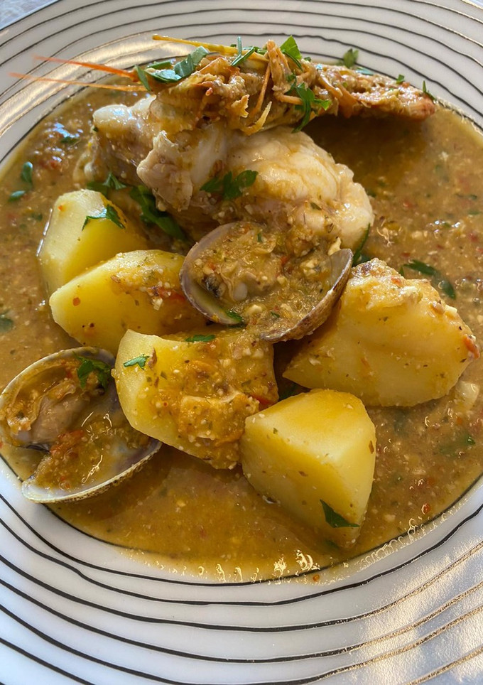Una foto de Mi suquet de rape y patata