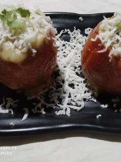 भरवा टमाटर चीज़ चाट (bharwa tamatar cheese chaat recipe in Hindi) रेसिपी मुख्य फोटो