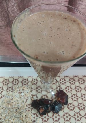 ओट्स स्मूदी (Oats Smoothie Recipe in Hindi) रेसिपी मुख्य फोटो