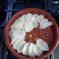 A picture of Slow cooked Beef and Beans.
