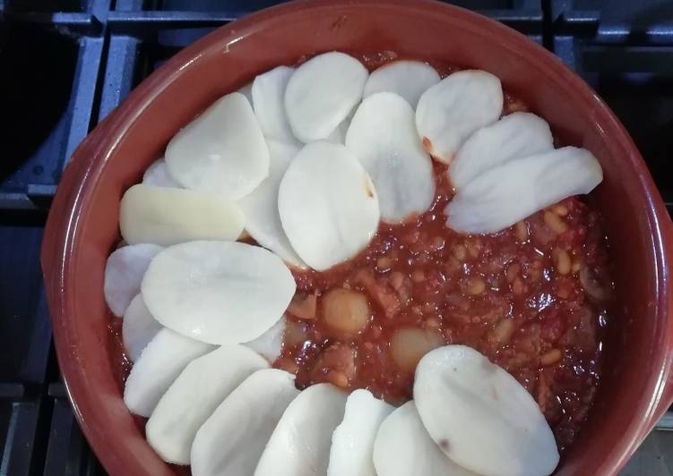 Easiest Way to Prepare Super Quick Homemade Slow cooked Beef and Beans