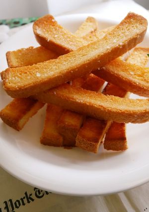 零難度「奶油蜂蜜吐司條」好酥脆、好好吃！ 的食譜成品照片
