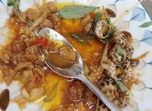 Hình của món Ốc hương xào bơ tỏi.