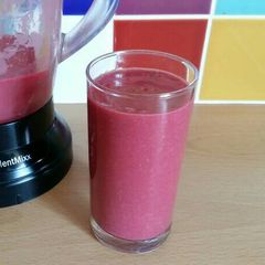 A picture of Vickys Beetroot and Berry Smoothie, GF DF EF SF NF.