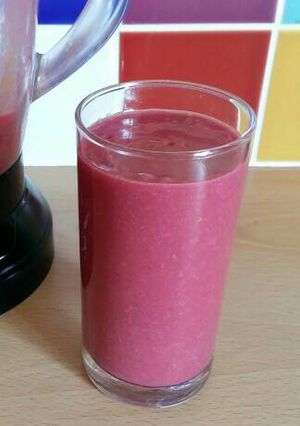 A picture of Vickys Beetroot and Berry Smoothie, GF DF EF SF NF.