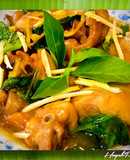 Gà Kho Gừng Với Nước Dừa Tươi, Húng Quế