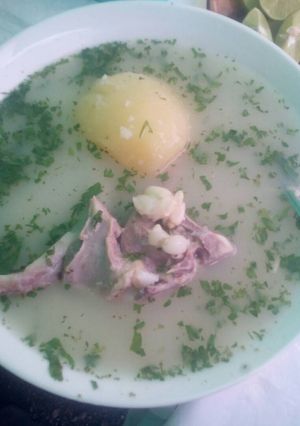 Una foto de Caldo de cordero con mote