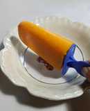 Helados tipo paleta de mango y yogurt