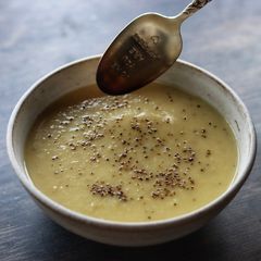 A picture of Parsnip & Apple Soup.