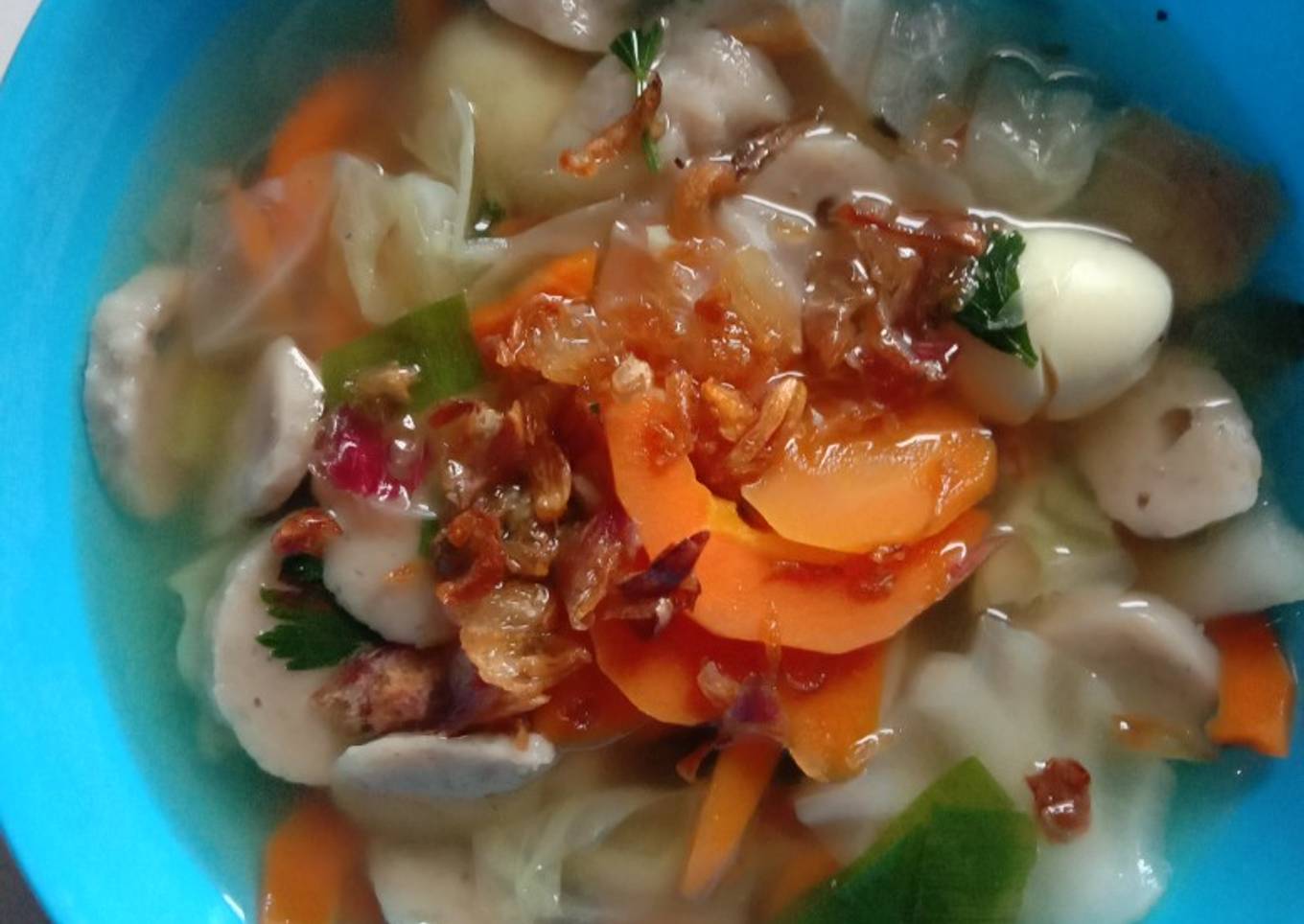 Sop sayur bakso + telur puyuh