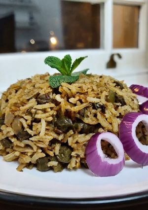 A picture of Hara Choliya Pulao (Green gram rice).