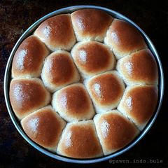 A picture of Whole Wheat Dinner Roll.