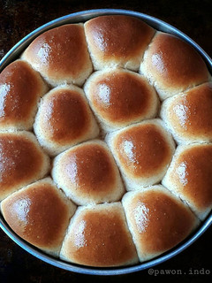 A picture of Whole Wheat Dinner Roll.