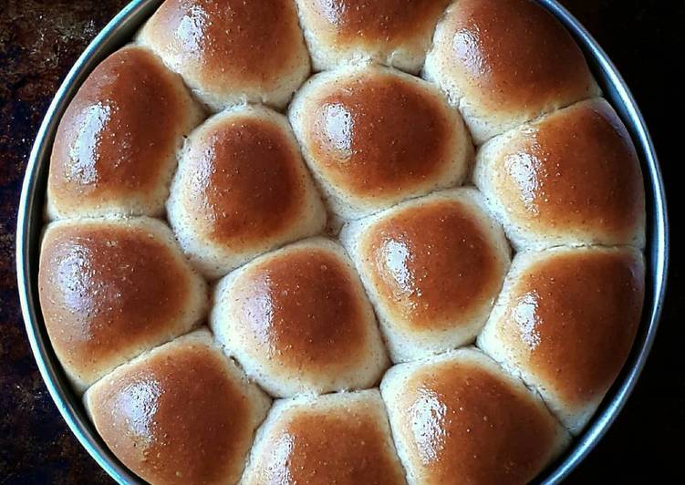 Recipe of Perfect Whole Wheat Dinner Roll
