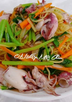 Hình của món Mì xào mực.