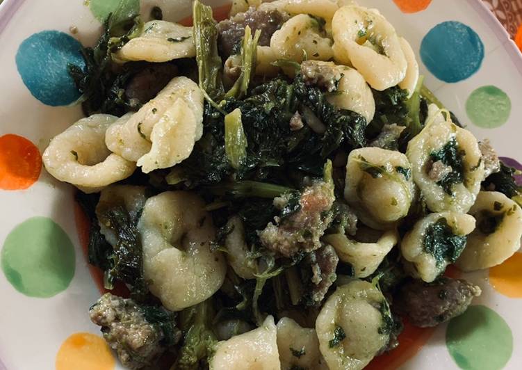 Orecchiette con cime di rapa e luganega