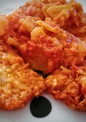 Una foto de Bacalao con tomate y patatas