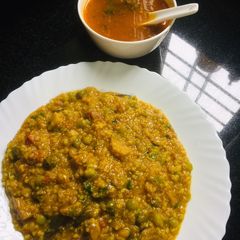 A picture of Brown rice wheat khichdi.