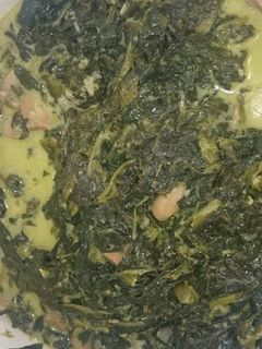 Una foto de Espinacas a la crema con champiñones en olla gm f