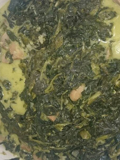 Una foto de Espinacas a la crema con champiñones en olla gm f