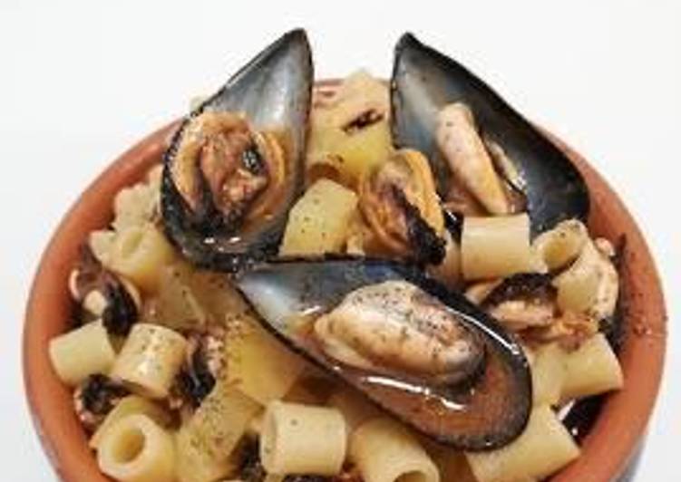 Recipe of Super Quick Homemade Pasta patate e cozze