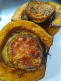 Zapallo al horno relleno con milhojas de verduras