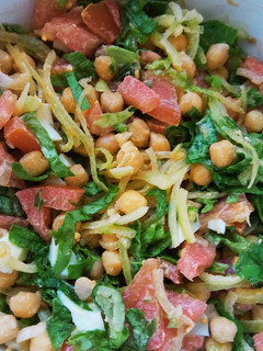 Una foto de Ensalada de garbanzos