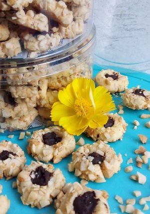 Foto resep Peanut Choco Thumbprint Cookies Renyah