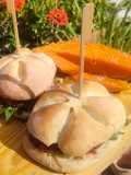 Hamburguesa de Ternera con Manzana Caramelizada y Queso Mahonés