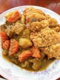 ข้าวแกงกระหรี่หมูทอดทงคัตสึ