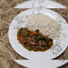 Shredded chicken curry sauce A picture of Shredded chicken curry sauce.