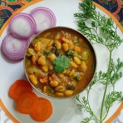 A picture of Soya Bean Curry.