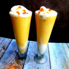 A picture of Mango mastani.