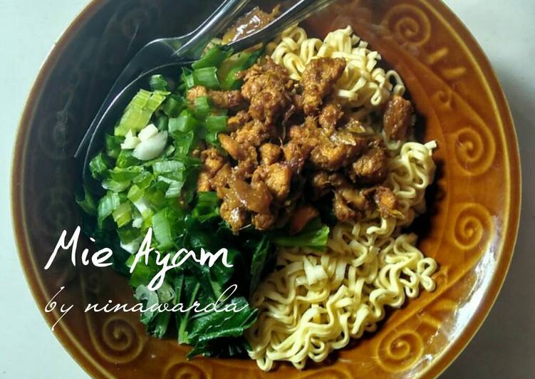 Resep Mie Ayam Abang-Abang oleh Nina Wardatunnisa - Cookpad