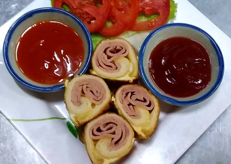 ขนมปังม้วนแฮมไก่