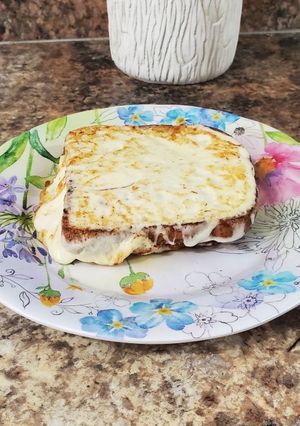 A picture of Inverted Grill cheese.