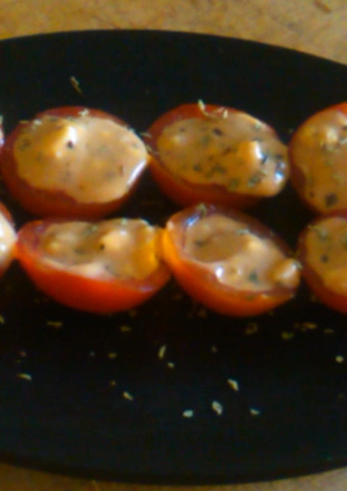 Una foto de Tomates cherry rellenos