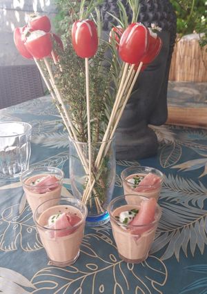 Une photo de Mini-cappuccinos de tomate au jambon