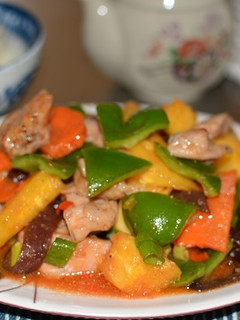 鳳梨炒雞肉 水果入菜好解膩~ 的食譜成品照片