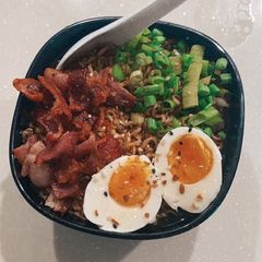 A picture of American “fancy” ramen.