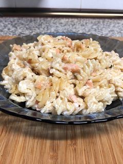 Una foto de Hélices con salmón
