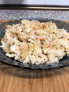 Una foto de Hélices con salmón