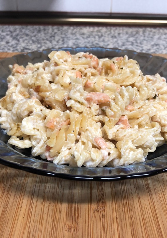 Una foto de Hélices con salmón