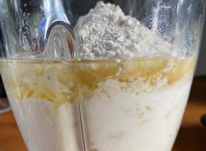 Una foto de Fainá de queso licuado
