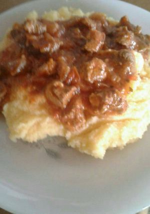 Una foto de Salsa de carne cortada