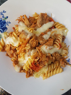 Una foto de Pasta con pollo en salsa de soya