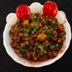 A picture of Fresh chana and aloo sabzi.